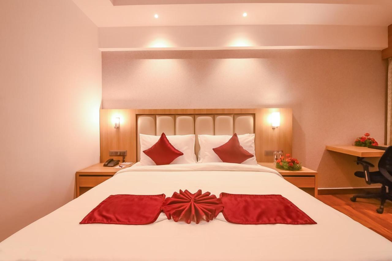 Emerald Clarks Inn Suites Mysore Εξωτερικό φωτογραφία