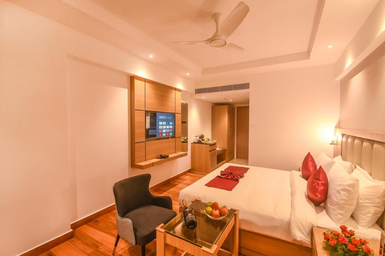 Emerald Clarks Inn Suites Mysore Εξωτερικό φωτογραφία
