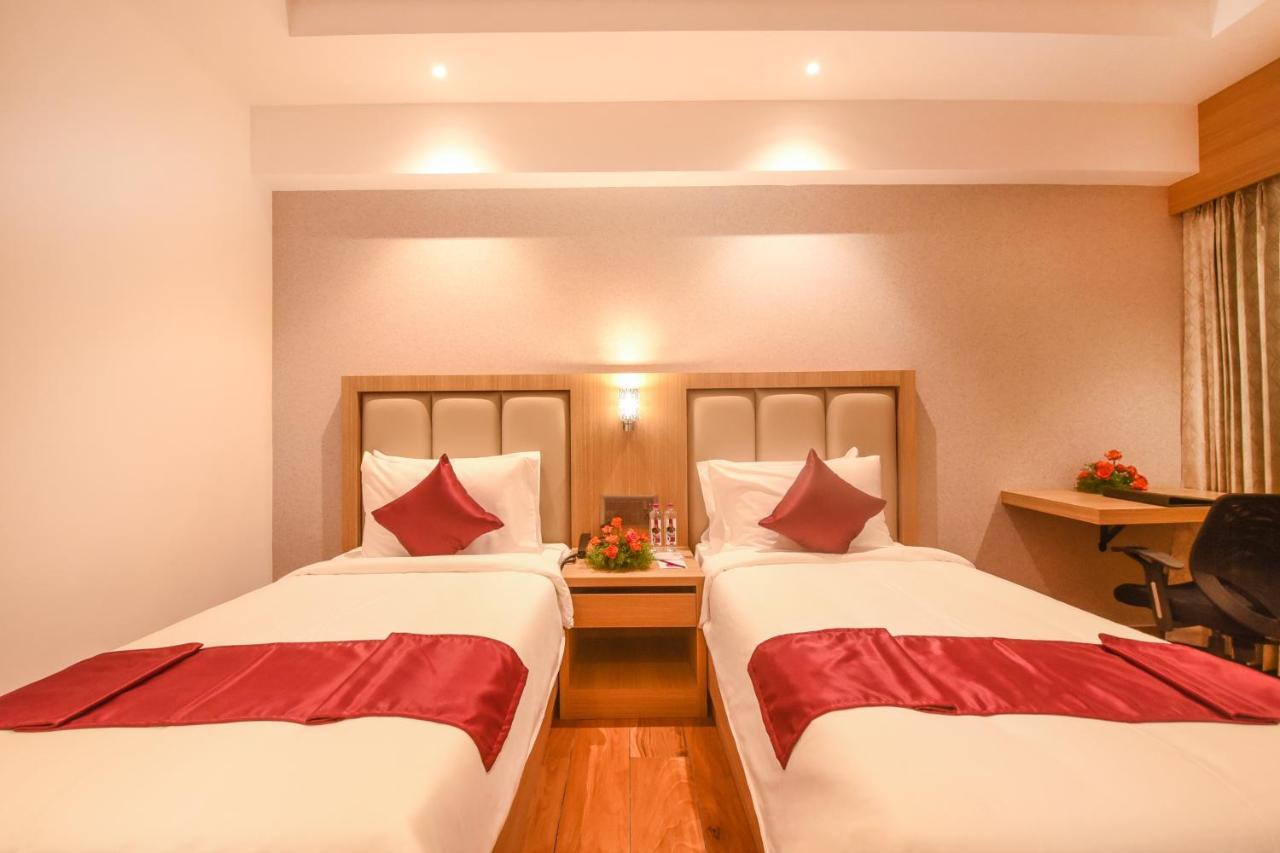 Emerald Clarks Inn Suites Mysore Εξωτερικό φωτογραφία