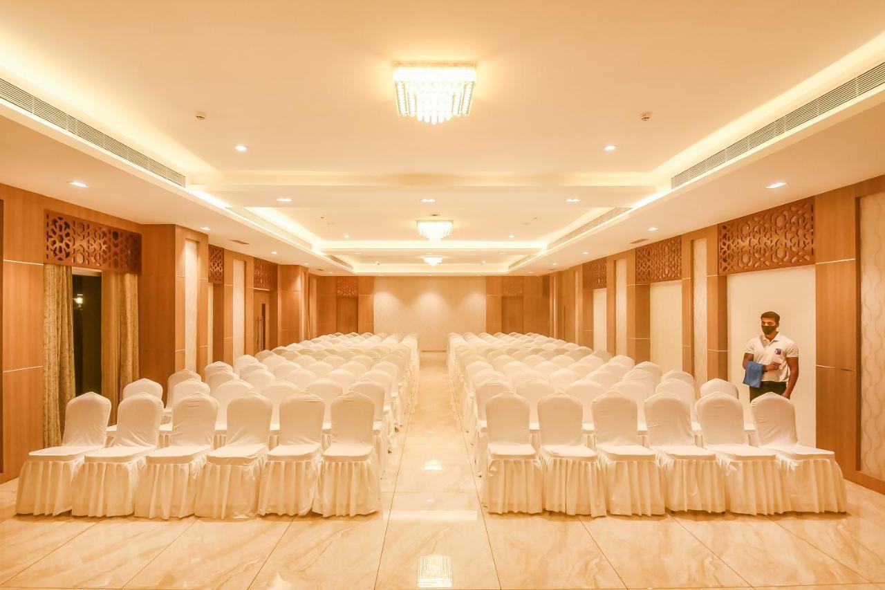 Emerald Clarks Inn Suites Mysore Εξωτερικό φωτογραφία