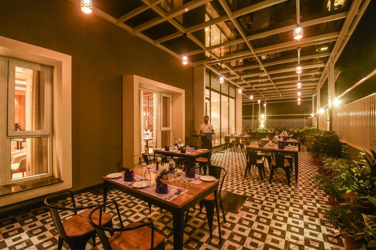 Emerald Clarks Inn Suites Mysore Εξωτερικό φωτογραφία