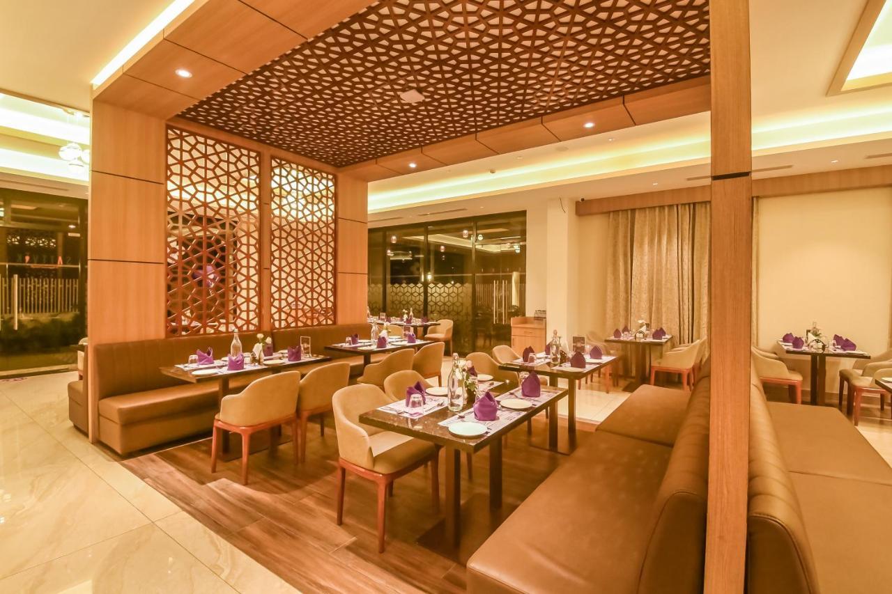 Emerald Clarks Inn Suites Mysore Εξωτερικό φωτογραφία