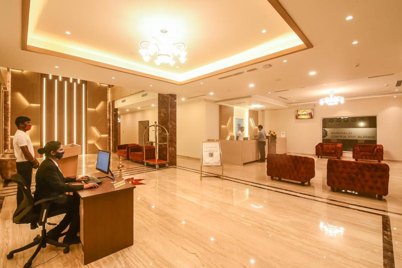 Emerald Clarks Inn Suites Mysore Εξωτερικό φωτογραφία