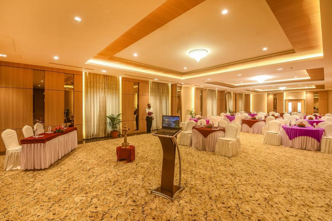 Emerald Clarks Inn Suites Mysore Εξωτερικό φωτογραφία